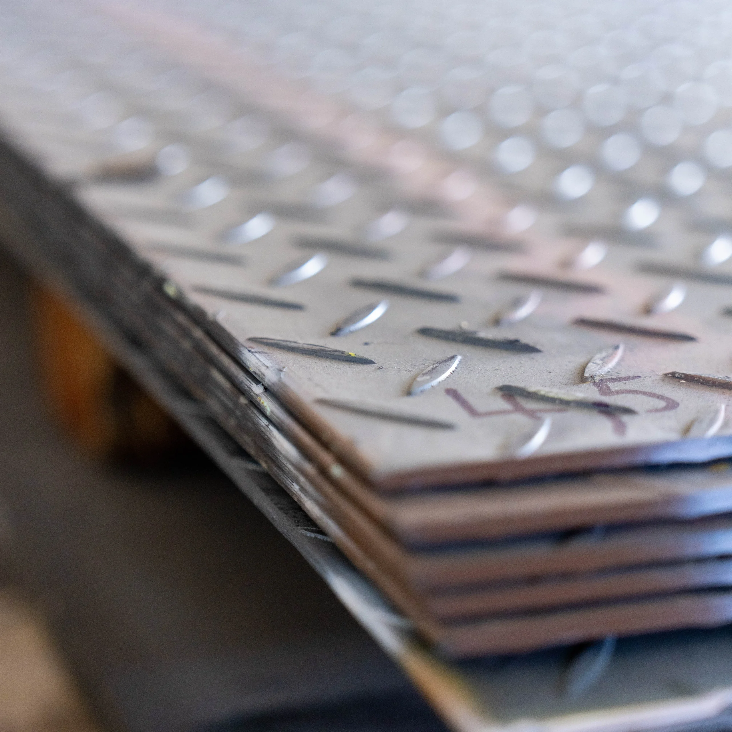 Plates Chequered